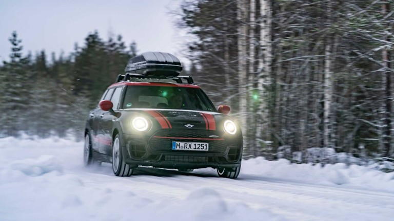 MINI in snow