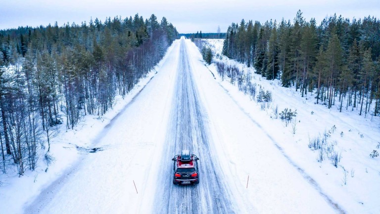 MINI Clubman in snow